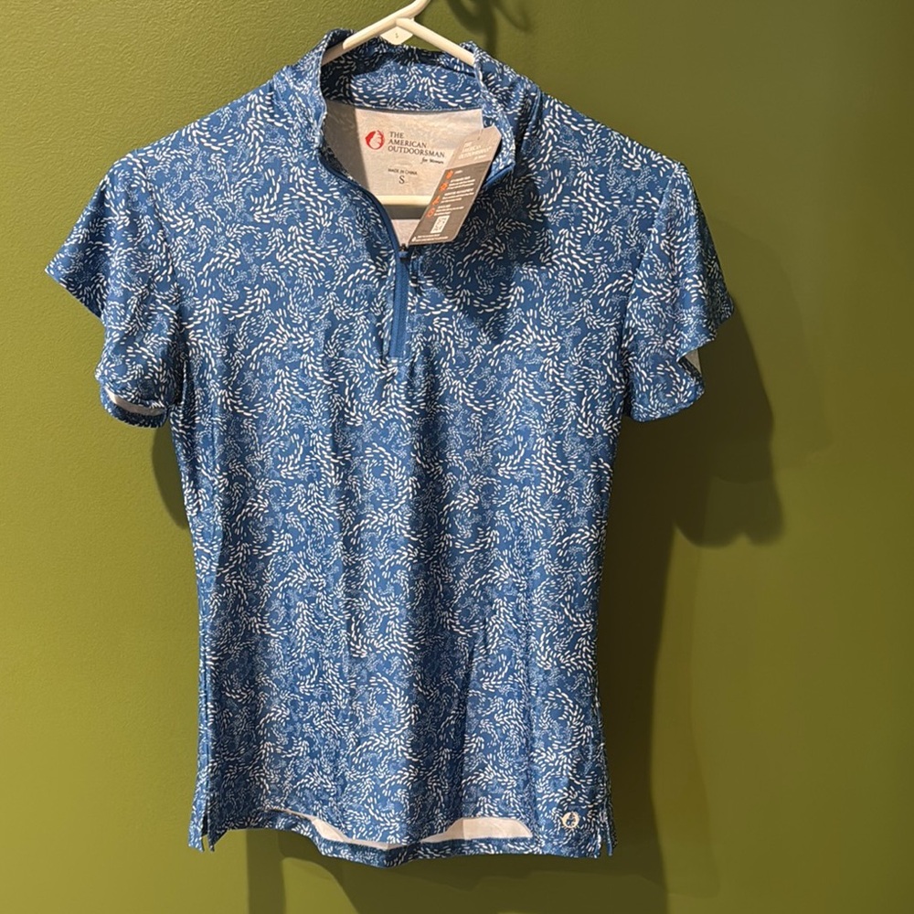 The Great American Outdoorsman Blue Patterned 
1/4-Zip Short Sleeve Top, NWT